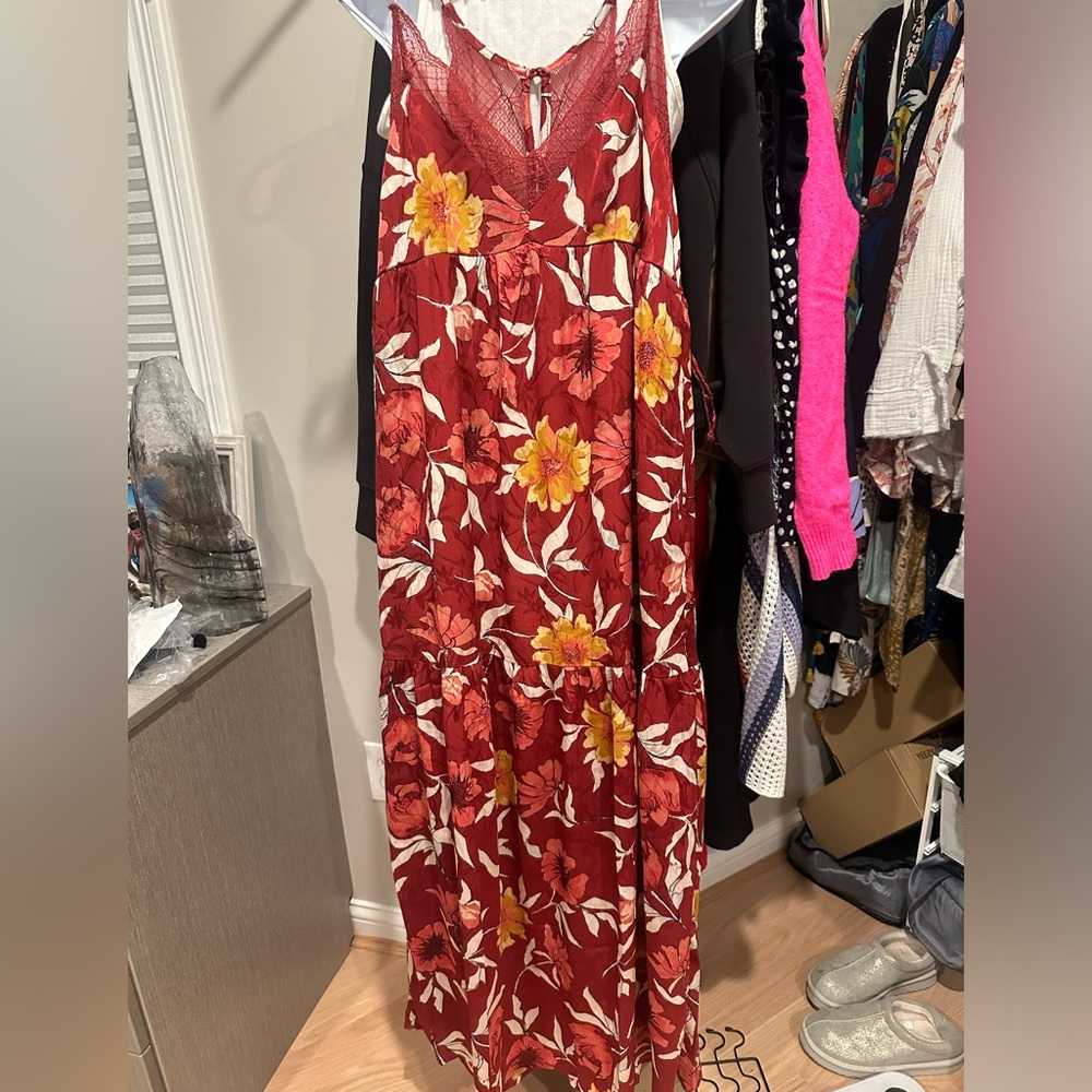 Lovestitch maxi nwot , sz med